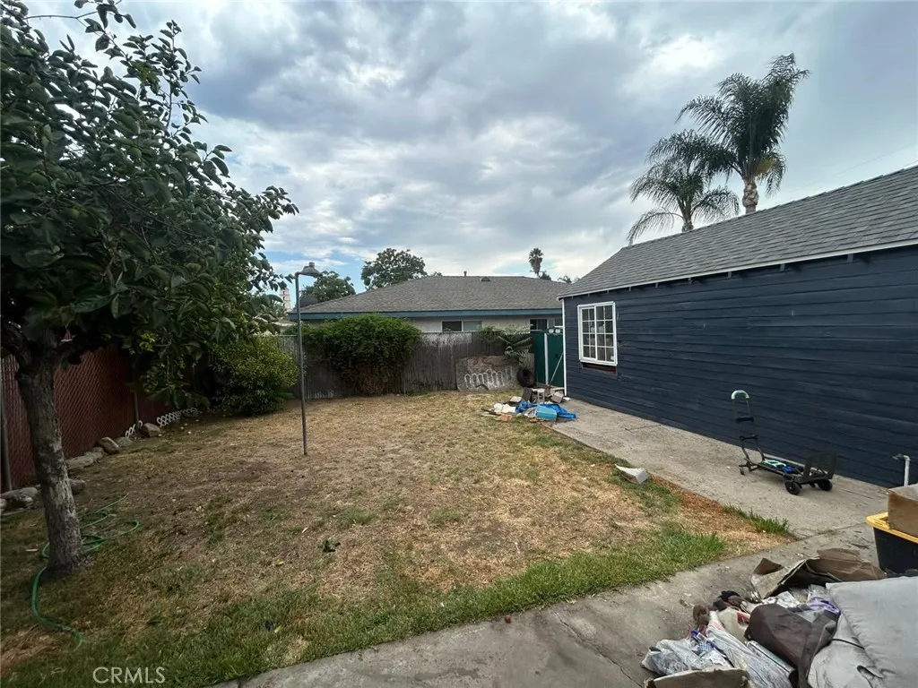 1176 Laurel Avenue, Pomona, California 91768 home-pic-8